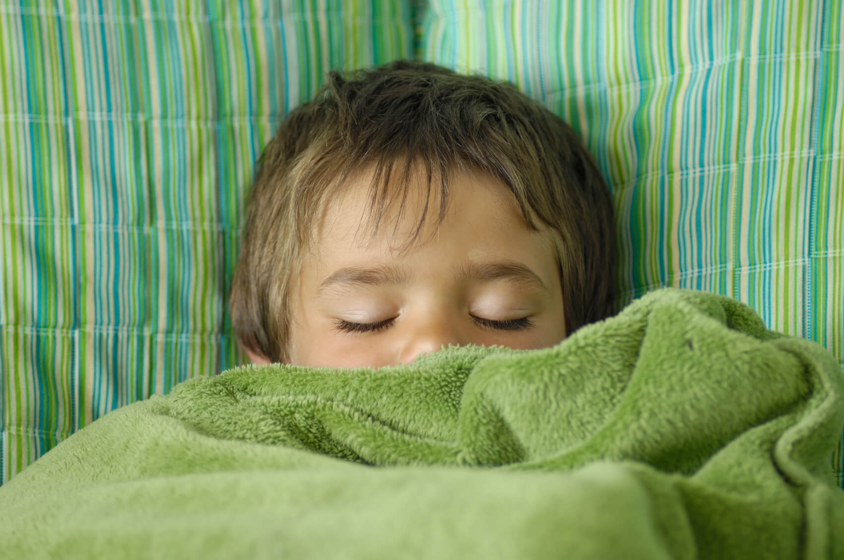 Как обеспечить простуженному ребенку крепкий сон?