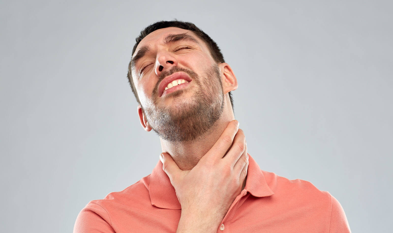 Першение в горле: причины и лечение