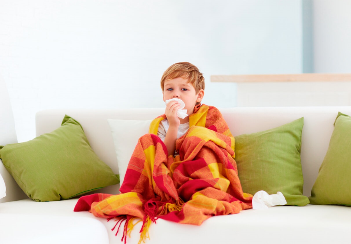 Ребенок часто болеет простудными заболеваниями: что делать?
