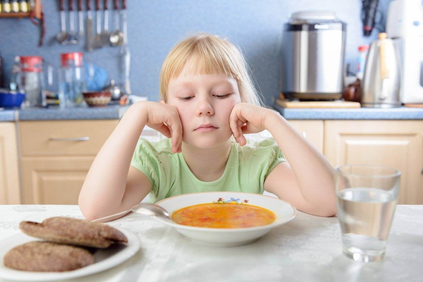 Питание ребенка при простуде: чем кормить капризного больного