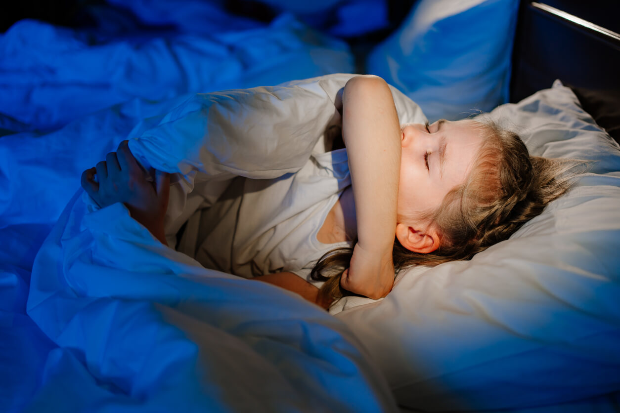 Неспокойная ночь: причины ночного кашля у ребенка