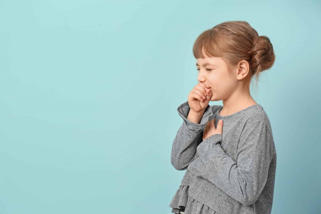 Остаточный кашель после бронхита у ребенка: как проявляется, сколько длится и чем его лечить?