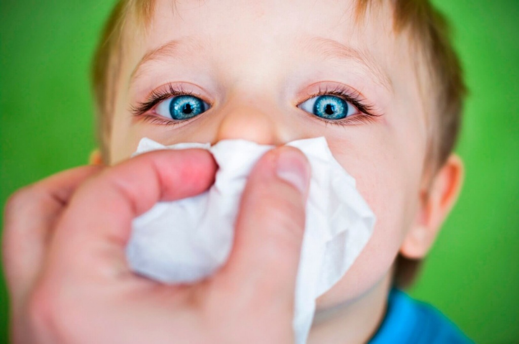 Как правильно промывать нос детям